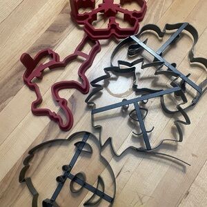 Williams Sonoma Red and Black Cookie Cutters/Pancake Molds